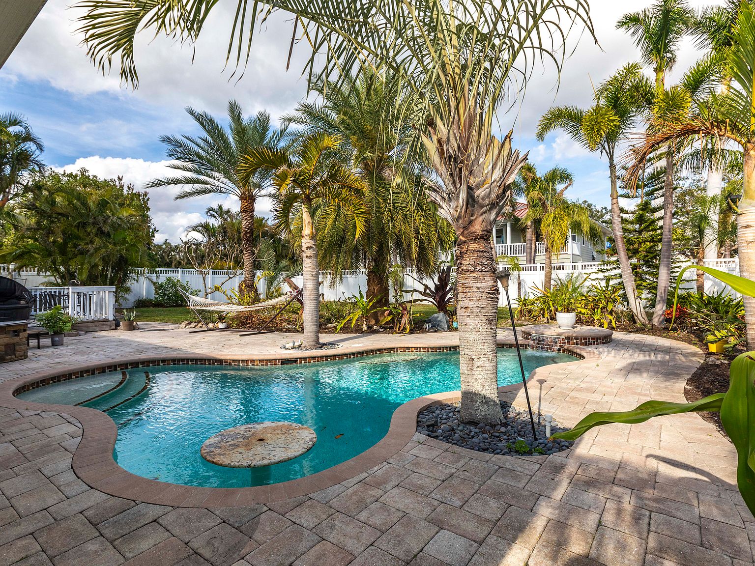 Westmoreland Estate — Backyard pool