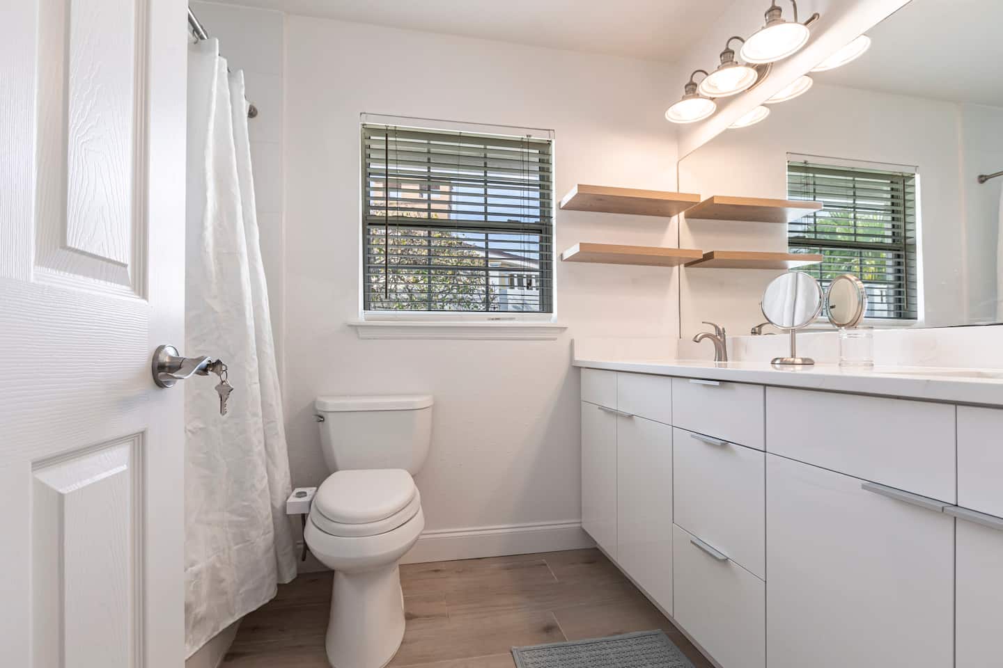 Westmoreland Estate — Full bathroom 2